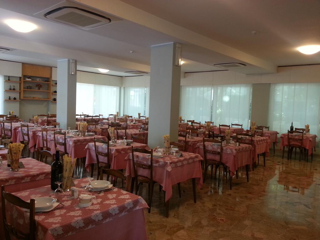 Hotel Irene Riccione Exteriér fotografie